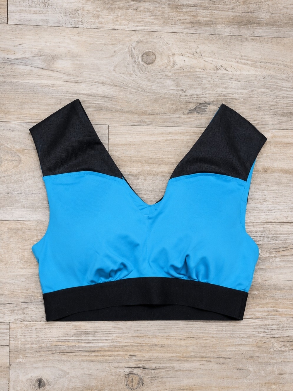 Copper Life Seamless Sports Bra – Blue/Black – NWT. Copper And Zinc Infused